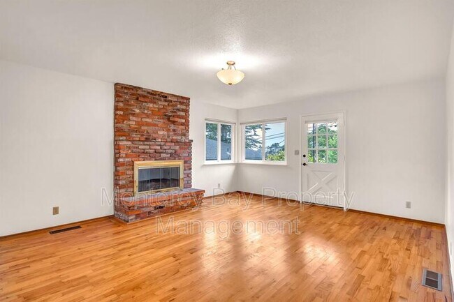 Building Photo - 1215 Lawton Ave