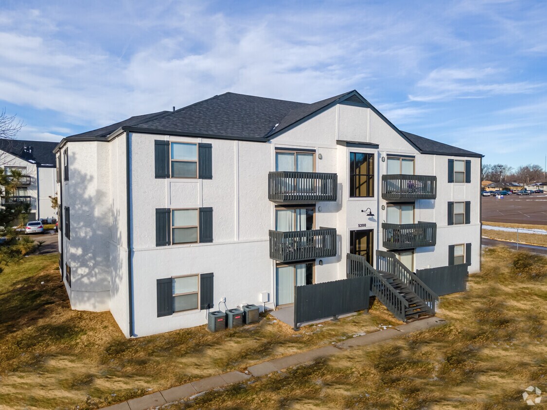 Westgate Village Apartments Topeka Ks Apartments Com Westgate Village Apartments Topeka Ks Apartments Com