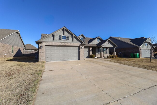 Building Photo - Large 4 Bed | 2 Bath | Bixby | Available Now!