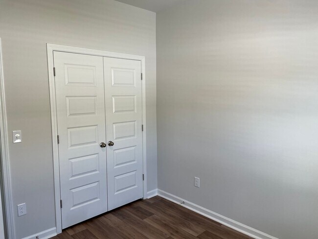 Foto del edificio - 1157 Windy Grove Ln
