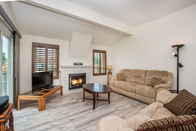 Foto del edificio - Corsica Villas: Upper 2 Bedroom 1 Bath Condo
