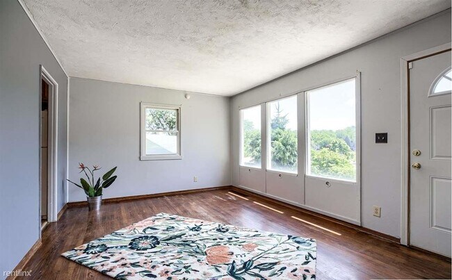 Foto del edificio - 3 br, 1 bath House - 6326 Spaulding St