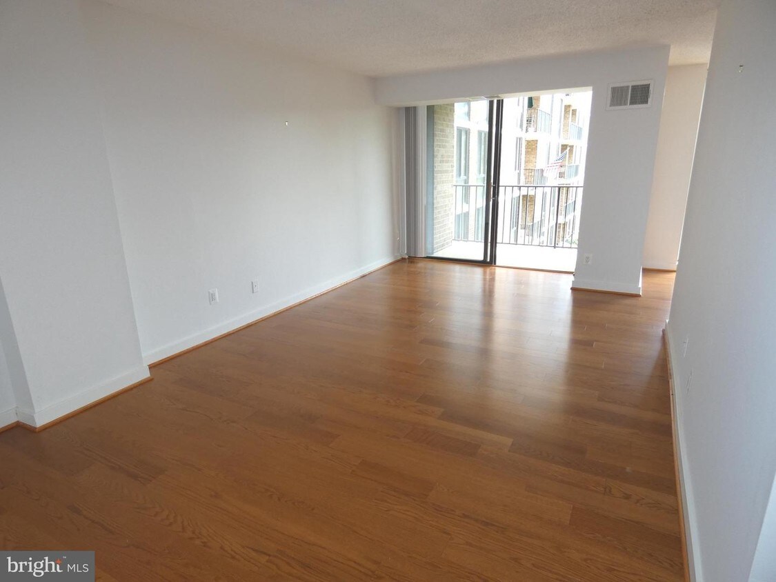 2300 Pimmit Dr Unit 601, Falls Church, VA 22043 Condo for Rent in