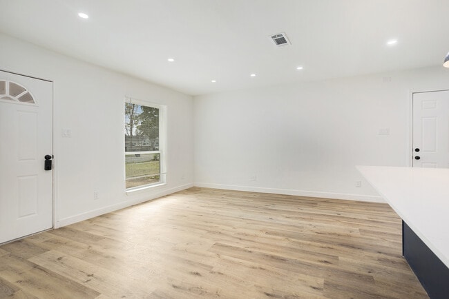 Building Photo - 110 Glenn Ave