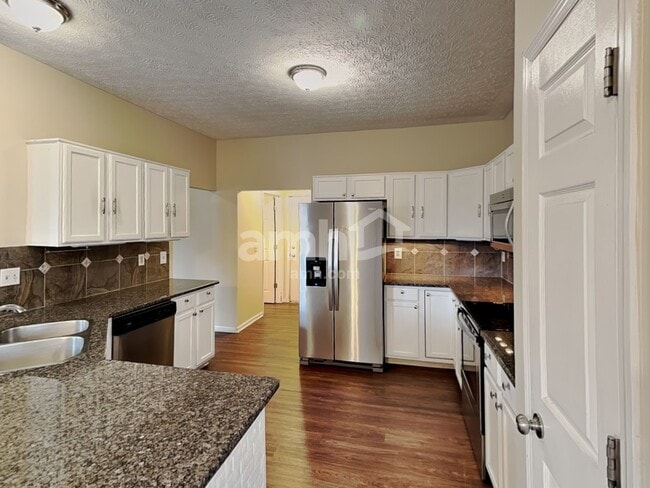 Building Photo - 742 Keltoncrest Dr