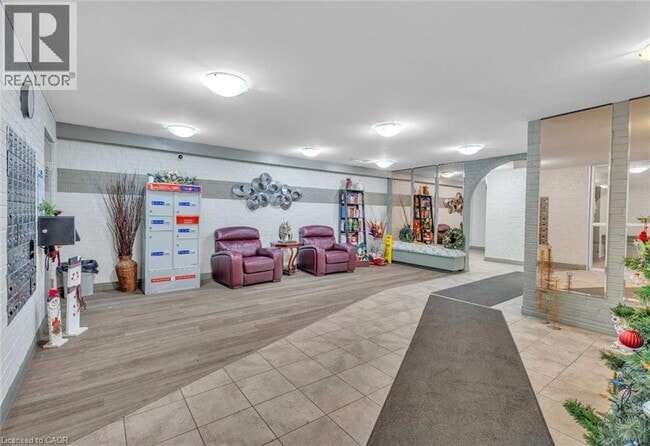 Building Photo - 1102 Jalna Blvd