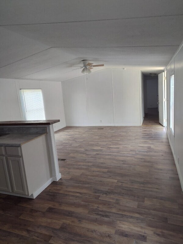 Building Photo - 508 S 7th St