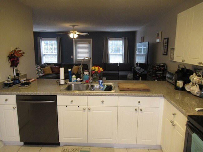 Foto del edificio - Donahue Crossing Golf View Condominiums #3307