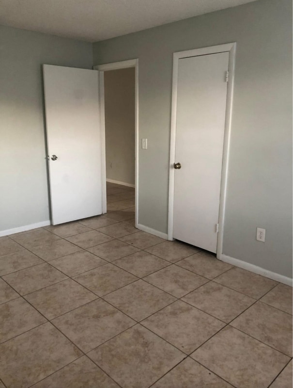 Building Photo - 1637 Barbarie Ln
