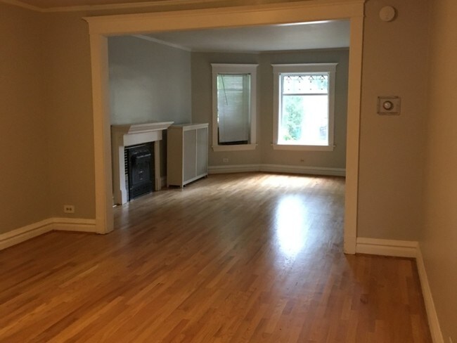 Building Photo - 104 N Kenilworth Ave
