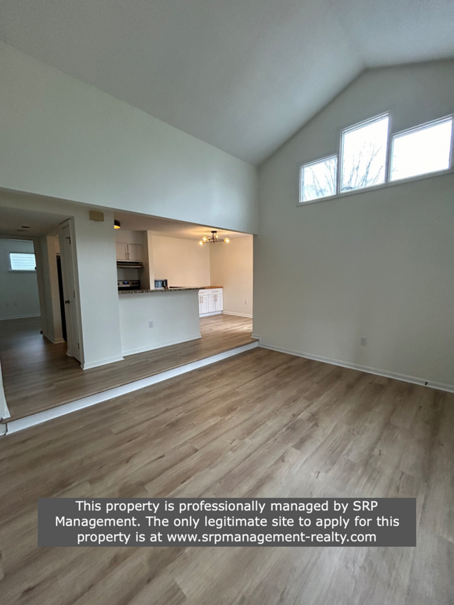 Foto del edificio - FOURTH WARD 1 BEDROOM/1 BATH CONDOMINIUM W...