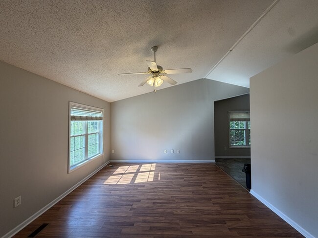 Building Photo - 375 Brookfield Dr