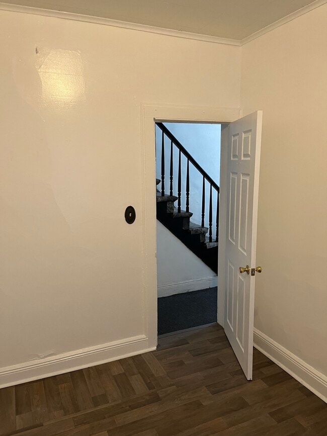 Building Photo - 44 N Bond St