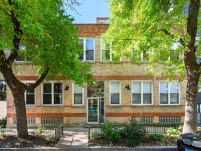 Building Photo - 1742 N Winchester Ave