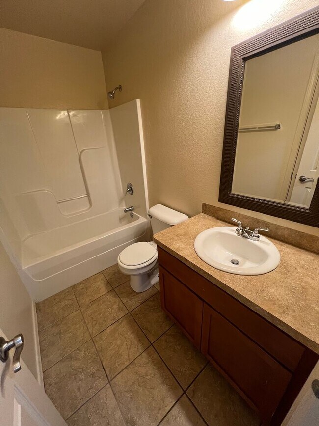 Foto del edificio - 3 Bed 2 Bath Total Electric Home