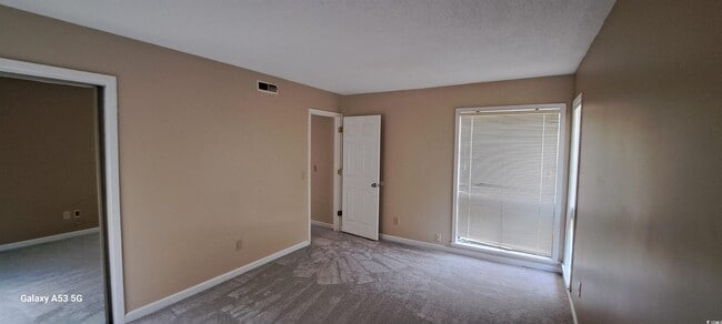 Building Photo - 1025 Plantation Dr W
