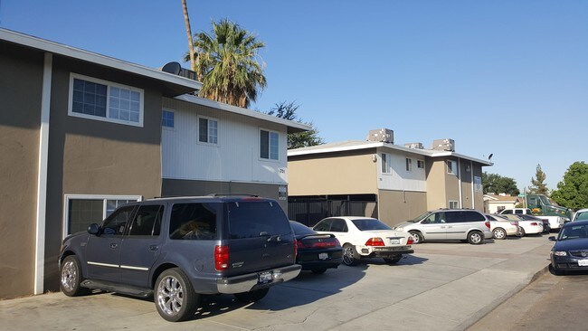 Building Photo - 701 Knotts St