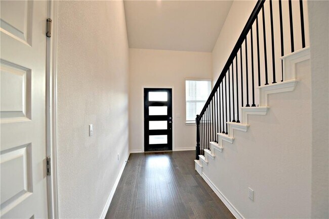 Foto del edificio - 2909 Sudha Dr