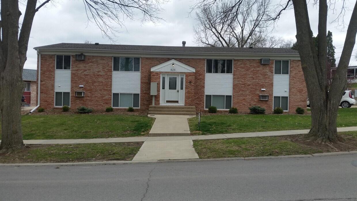 825 Oakcrest St Unit 5, Iowa City, IA 52246 Room for Rent in Iowa
