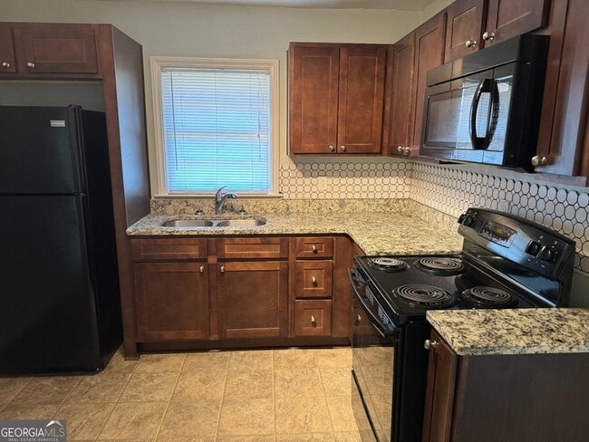 Building Photo - 2157 Settle Cir SE