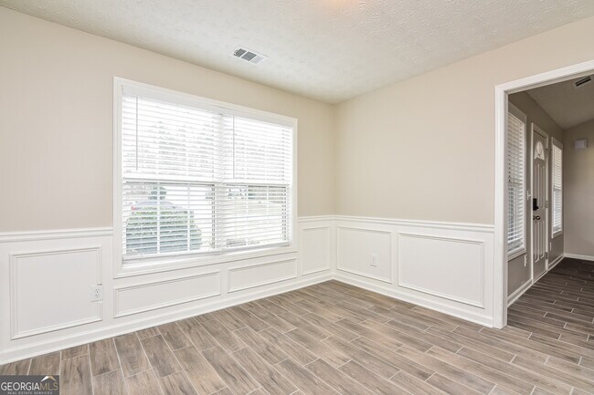 Building Photo - 40 Dearing Woods Ln