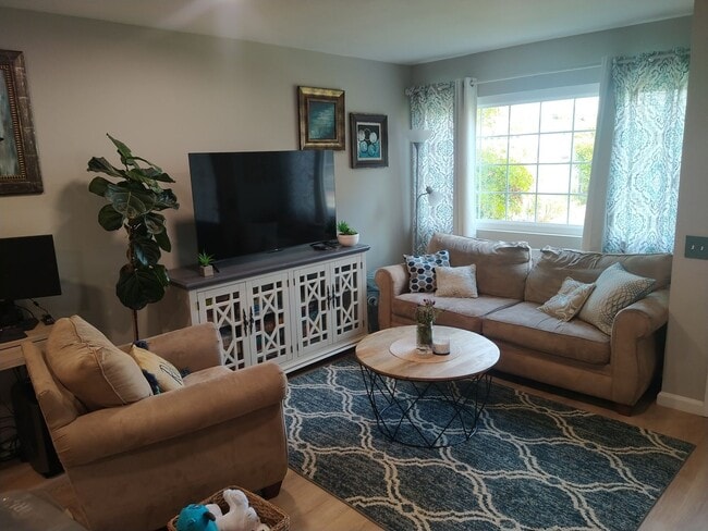 Building Photo - 3 Bed 2 Bathroom Well-Kept Home with a Great Backyard in Nipomo