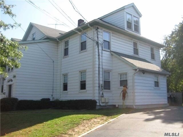 Building Photo - 496 Secatogue Ave