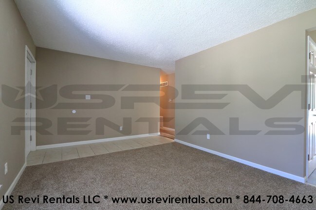 Foto del edificio - 6349 Honey Bee Ct