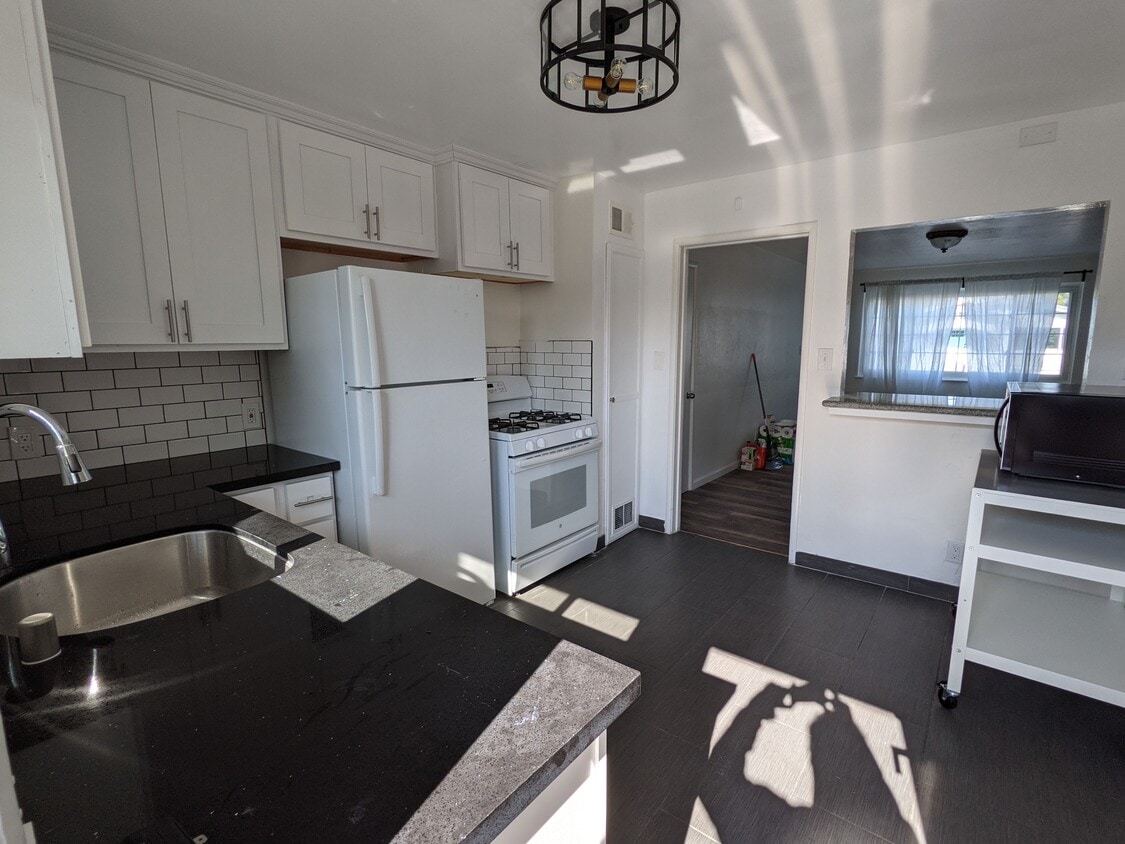 Photo - 4300 Market St (Oakland, CA)