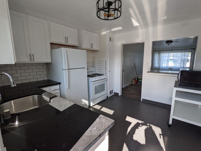 Photo - 4300 Market St Apartments