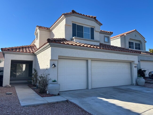 Building Photo - Peccole Ranch