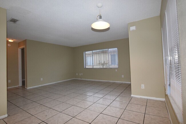Foto del edificio - 3115 Split Willow Dr