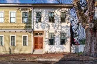 Building Photo - 304 E Duffy St