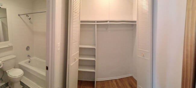 Interior Photo - Hollywood Beach