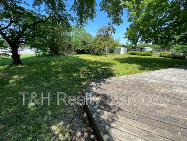 Foto del edificio - 8918 Birch St