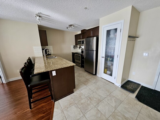 Building Photo - 2 Augustine Cres