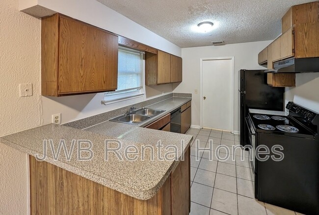 Building Photo - 4442 Georgetown Dr