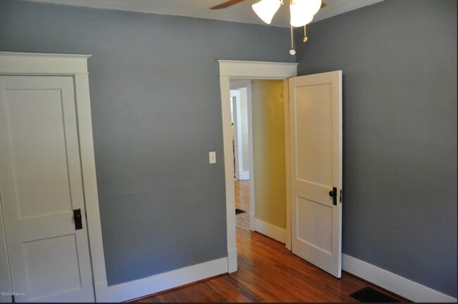 Foto del edificio - 3829 Elmwood Ave