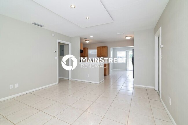 Foto del edificio - 3 Bedroom Pet-Friendly Home in ORLANDO, FL with Main Street Renewal