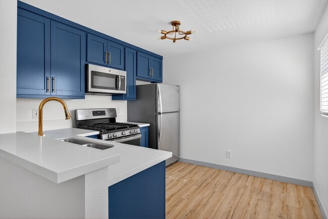 Foto del edificio - 921 Alamitos Ave