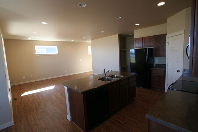 Building Photo - Gooch Hill 2