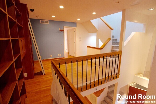 Building Photo - 17 Fresh Pond Plz