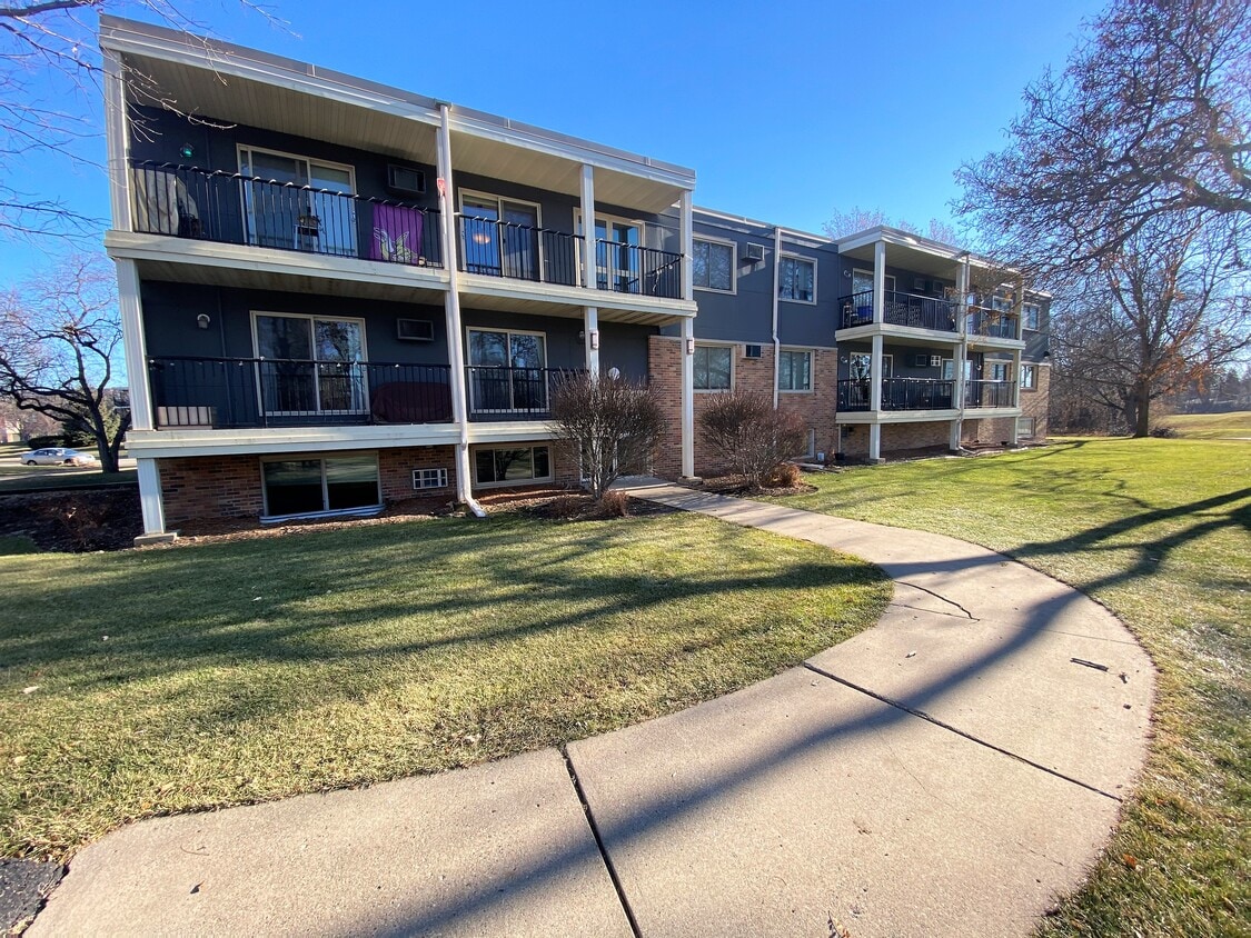 Primary Photo - 4380 Parklawn Ave