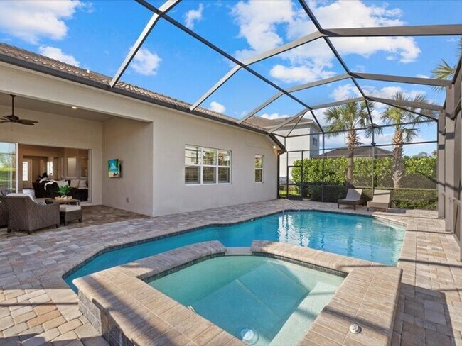 Foto del edificio - 12423 Blue Hl Trl