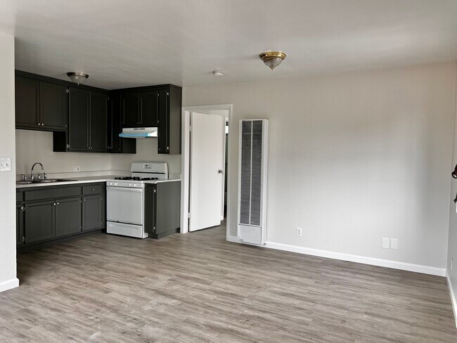 Foto del edificio - 6835 Gentry Ave