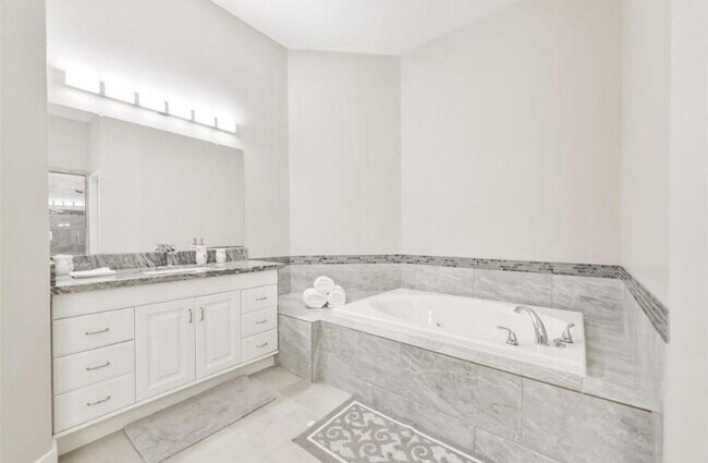 Foto del edificio - 8002 Harbor Point Dr