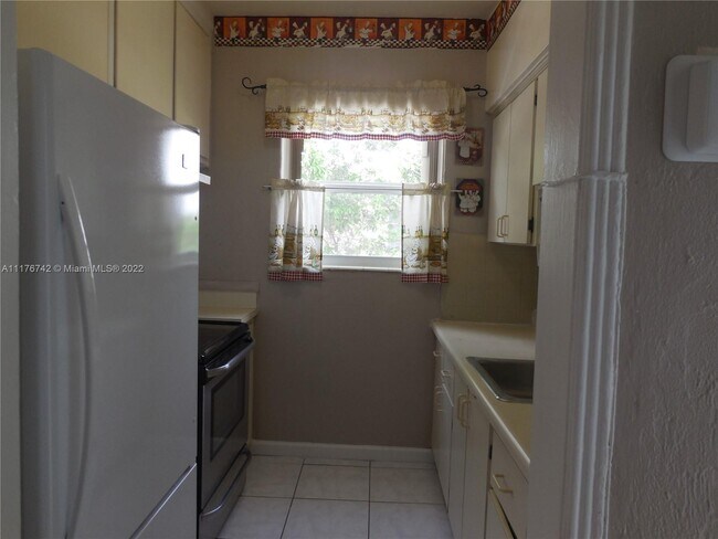 Foto del edificio - 3003 NW 16th St