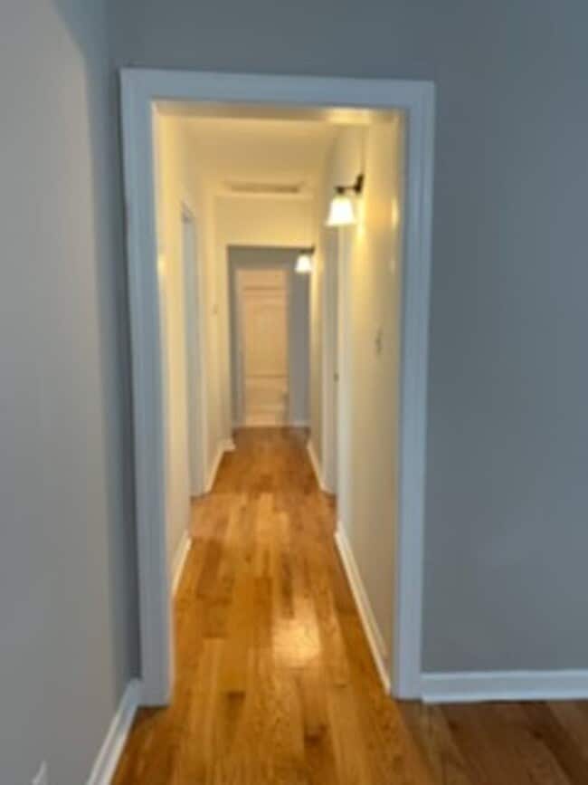 Building Photo - Live on Meeting St in Downtown Charleston!!!