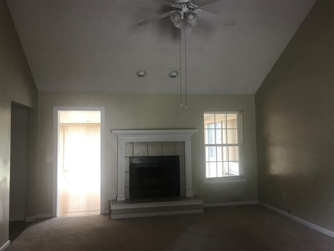 Foto del edificio - 271 Bobbie St