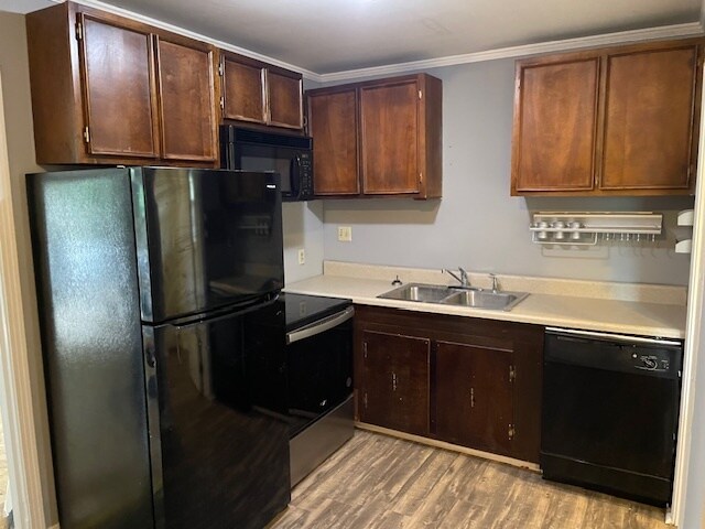 Foto principal - 335 W 12th St